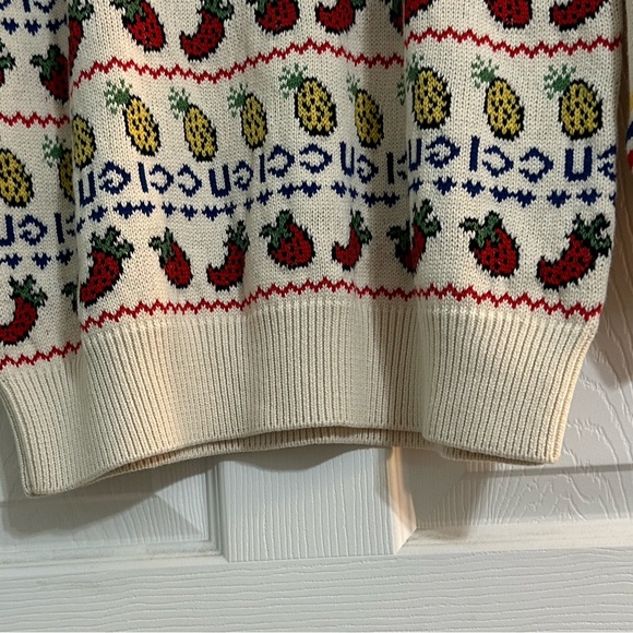GUCCI Fruit Intarsia Wool Blend Knit Sweater in White - Picture 7 of 8
